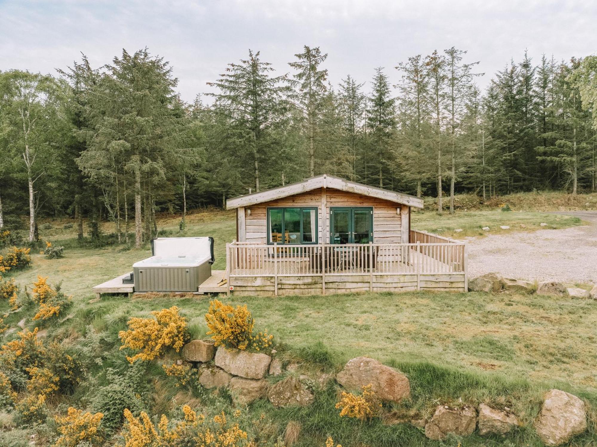 Burgie Woodland Lodges Forres Exterior foto